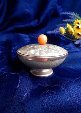 Шкатулка пудреница советская бонбоньерка на ножке металлическая шлифованная...