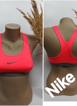 Спортивный топ nike