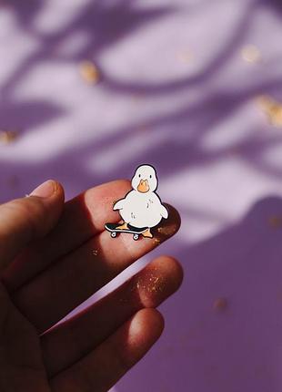 Пін «качка на скейті»