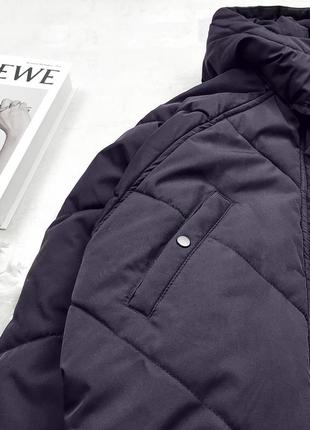 Роскошная зимняя теплющая куртка-дутик чернильного цвета с капюшоном и карманами4 фото