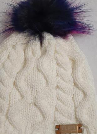Стильная, женская,  удлиненная шапка  с натуральным ярким  бубоном тм flirt (модель анжелика)5 фото