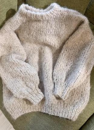 Супер об'ємний стильний оверсайз светр з вовни