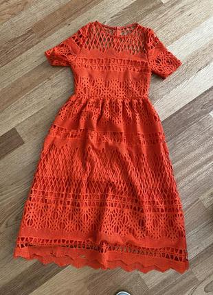 Яскрава святкова помаранчева сукня