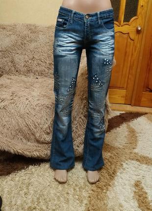 Молодіжні джинси з камінчиками