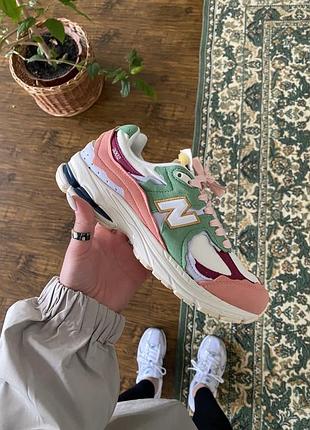 Кроссовки new balance 2002r white/pink/green