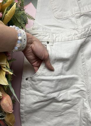 ⚪️білий джинсовий брючний комбінезон/білий комбінезон-бойфренд з кишенями⚪️2 фото