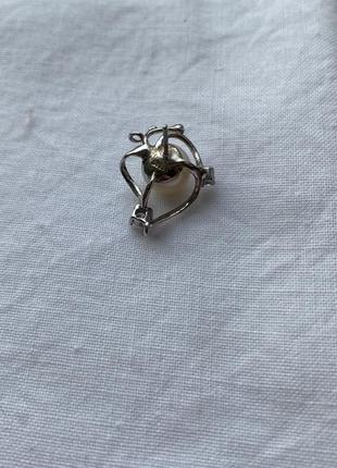 Серебряный набор: кольцо и серьги.