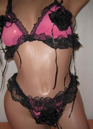 Эротический комплект нижнего белья розовый с черным кружевом и розочками3 фото