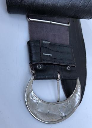 Шкіряний чорний широкий пояс-корсет з великою пряжкою