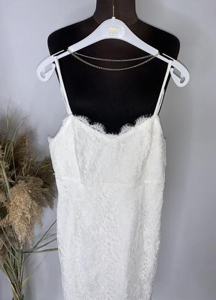 Белое платье футляр миди кружевное с подкладкой на бретельках2 фото