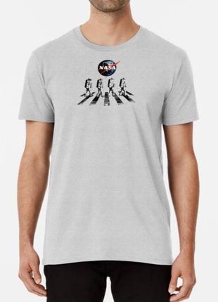 Мужская и женская футболка с принтом nasa космонавт4 фото