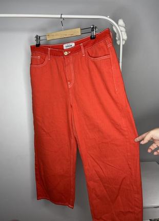Яскраві червоні вкорочені джинси кюлоти, палаццо, широкі