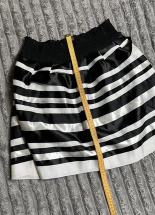 Базовая юбка стильная в черно белую полоску6 фото