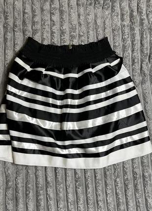 Базовая юбка стильная в черно белую полоску2 фото
