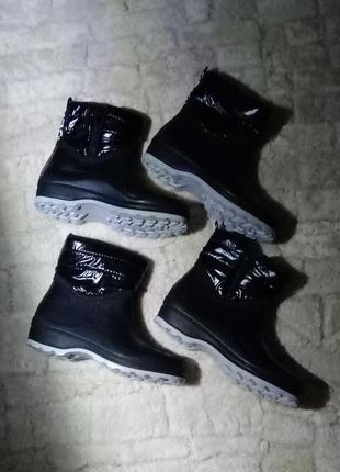 Резиновые ботинки