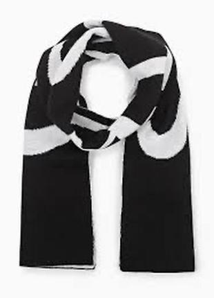 Трендовий вовняний чорно білий шарф з написом бренд guess2 фото