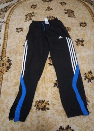 Спортивные штаны