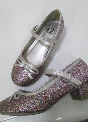 Нарядні сріблясті блискучі туфлі з бантиками tu/туфельки для танців на підборах4 фото