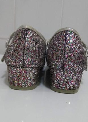 Нарядные серебристые блестящие туфли с бантиками tu/туфельки для танцев на каблуке6 фото