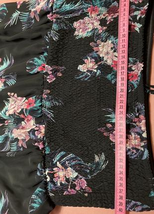 Черный в цветах сарафан длинный