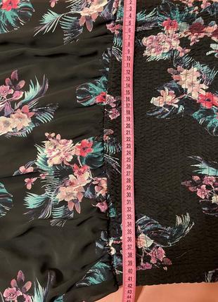 Черный в цветах сарафан длинный