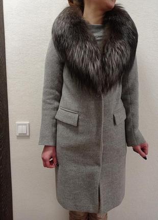 Зимнее пальто с мехом