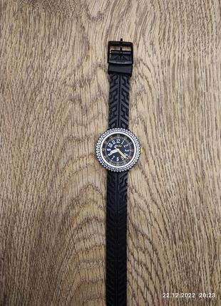 Swatch flik flak slick 4 streets zfcs012


часы 2009 года