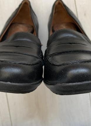 Кожаные туфли на каблуках7 фото