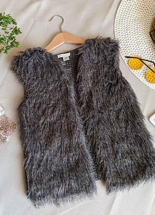 Красивая жилетка primark 7-11 л 10