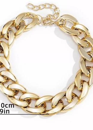 Акриловое суперлегкое ожерелье-чокер в золотом цвете3 фото