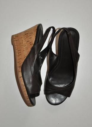 Шкіряні босоніжки на корковій танкетці marks&spencer