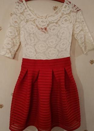 Нарядное бело-красное платье2 фото