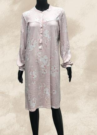 Мякенька, ніжного кольору  нічна сорочечка тканина кулір