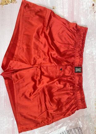 Червоні атласні сатинові шовкові боксерки унісекс сімейки труси від savage fenty by...