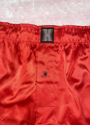 Червоні атласні сатинові шовкові боксерки унісекс сімейки труси від savage fenty by...