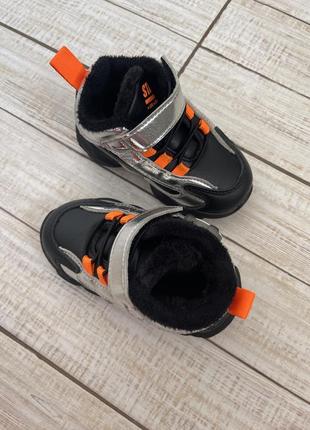 Утеплені кросівки на хутрі, зимові кросівки, що світяться5 фото