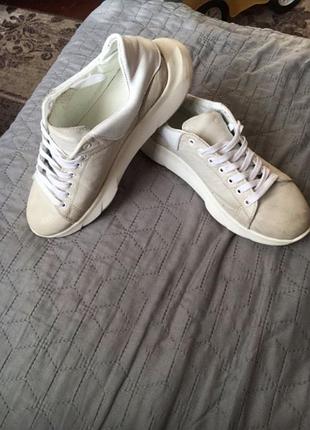 Шкіряні кросівки фірми gabis