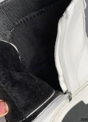 Демисезонные кожаные ботинки белые на массивной подошве2 фото
