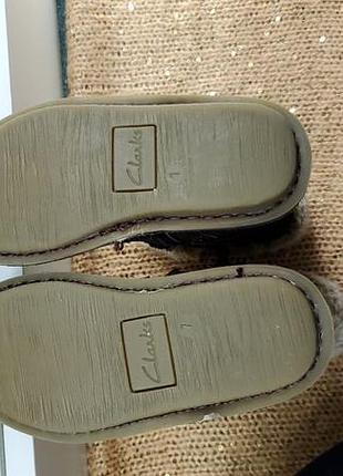 Clarks дитячі для дівчинки замшеві коричневі на флісі чобітки з еко зимові хутром5 фото