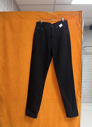 Щільні джинси мом