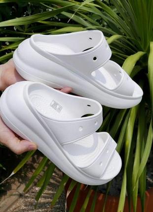 Крокс шльопанці білі сандалі платформа crocs classic crush slide sandal white