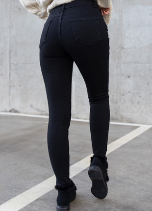 Черные джинсы скинни утепленные байкой высокие классика3 фото