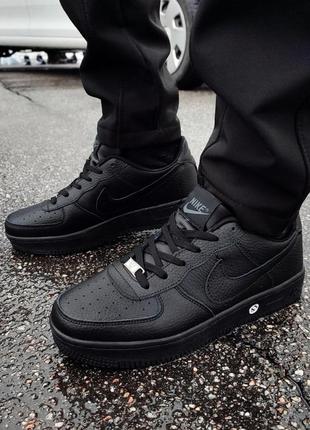 Мужские кроссовки nike air force 1 black черные найк аир форс5 фото