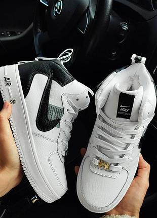 Женские зимние кроссовки nike air force 1 mid lv8 white black на меху белые с черным