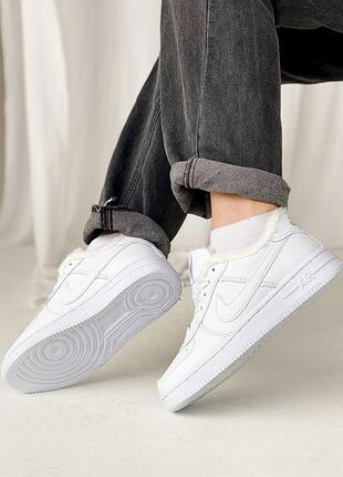 Женские зимние кроссовки nike air force white winter на меху белые