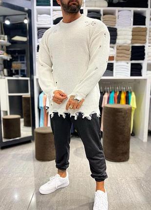 Мужской рваный свитер оверсайз белый вязанный с дырками