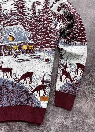 Мужской новогодний свитер с оленями и домиками красный с горлом шерстяной