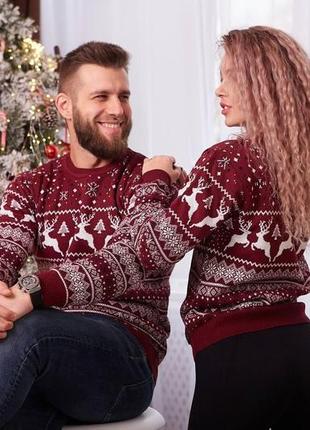 Парные новогодние свитера для пары с оленями бордовые без горла шерстяной3 фото
