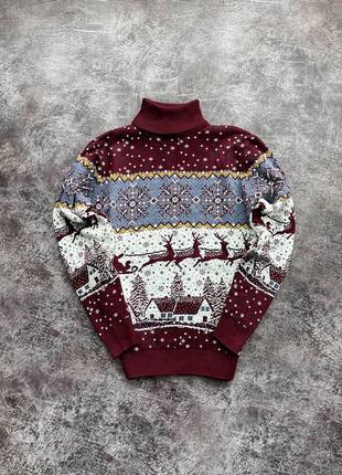 Чоловічий новорічний светр з оленями та будиночками бордовий горлом вовняний