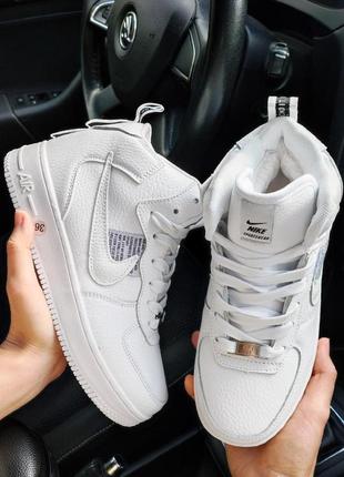 Женские зимние кроссовки nike air force 1 mid lv8 white на меху белые